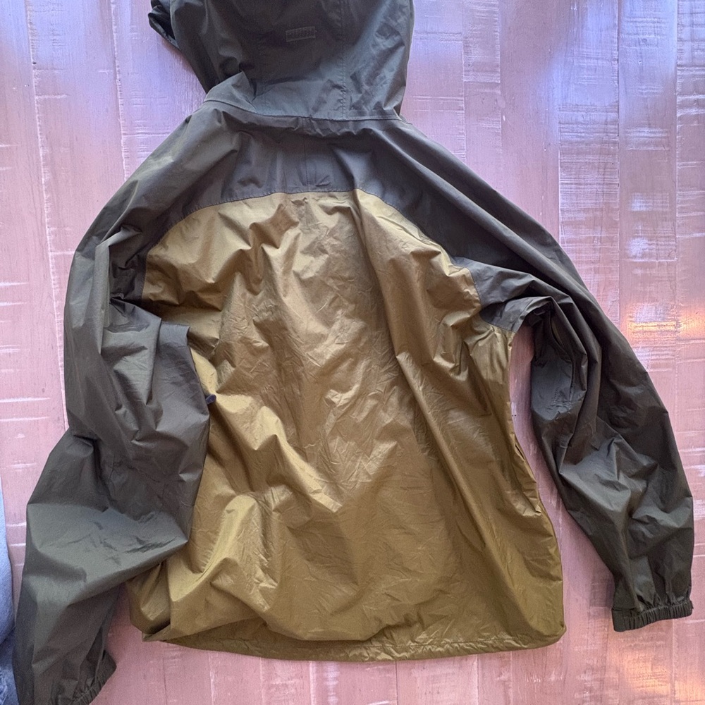 Size XL Two-Tone Green Windbreaker Jacket